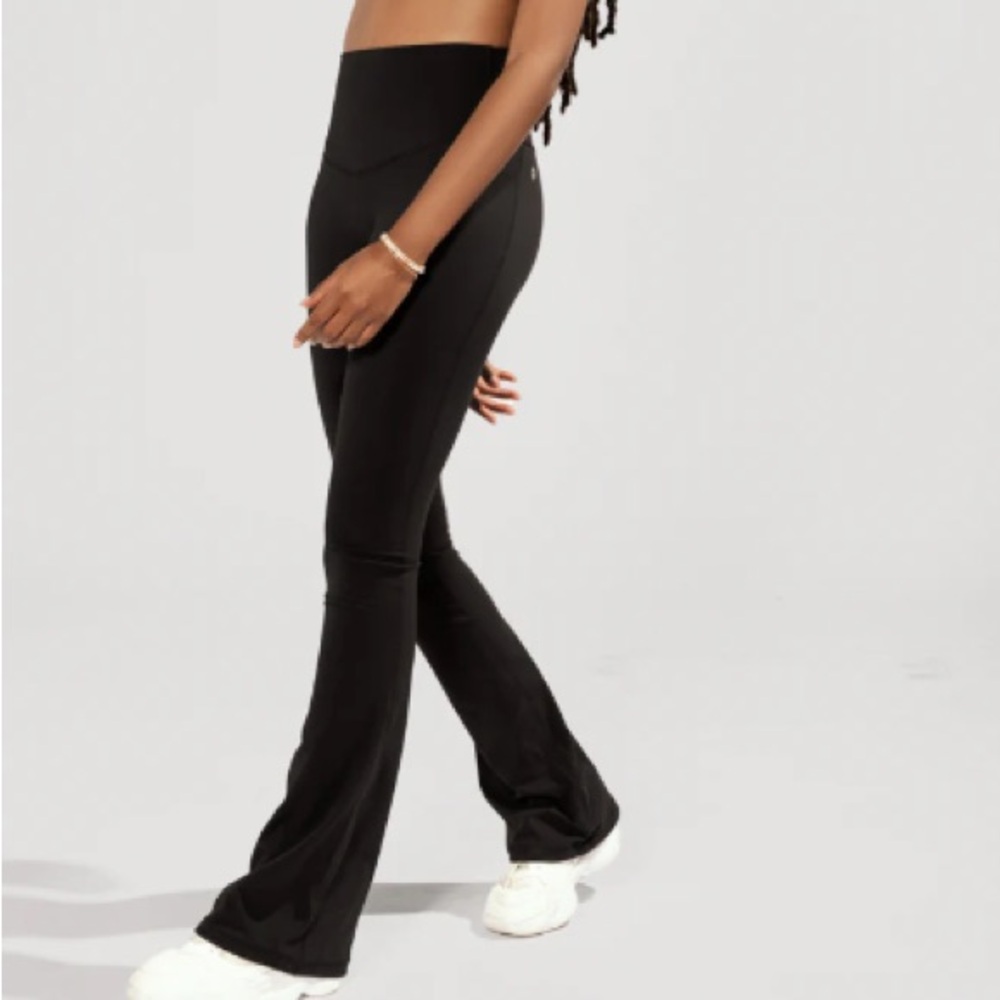 POPFLEX Supersculpt Flare Leggings with Pockets - Black